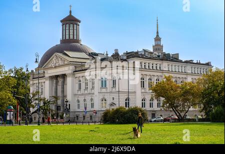 Varsavia, Polonia - 19 settembre 2020: Galleria Nazionale delle Arti di Zacheta in piazza Malachowskiego nel quartiere di Srodmiescie Foto Stock