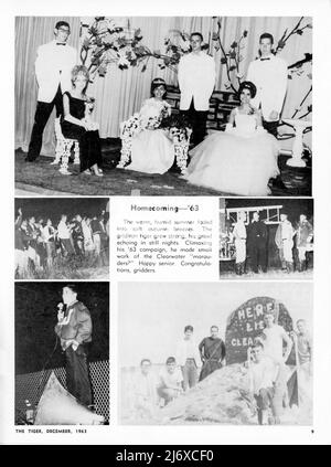 High School Yearbook Page con 1963 Homecoming Queen and Her Court, USA Foto Stock