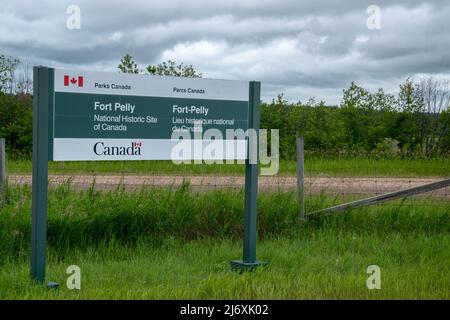 Cartello che indica la posizione di Fort Pelly. Fort Pelly era un posto di commercio di pellicce della Hudson's Bay Company situato nella provincia canadese di Saskatchewan. Il Foto Stock