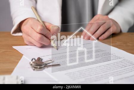 Donna mani firma appartamento acquisto o contratto di locazione. Passare a un nuovo concetto di casa. Casa o appartamento picking o l'acquisto. Vendita immobiliare. Foto di alta qualità Foto Stock