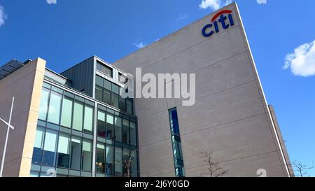 Citibank bulding nel quartiere Titanic di Belfast - BELFAST, Regno Unito - 25 APRILE 2022 Foto Stock