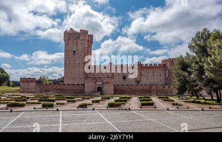 Il Castello medievale di la Mota al tramonto a Medina del campo, Valladolid, Castilla y Leon, Spagna. Foto Stock