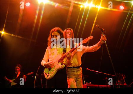 Londra, Regno Unito. 4 maggio 2022. Fioritura sul palco durante radio X presenta Blossoms con Barclaycard, all'accademia O2 a Islington. Data immagine: Giovedì 4 maggio 2022. Il credito fotografico dovrebbe essere: Matt Crossick/Empics/Alamy Live News Foto Stock