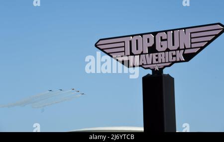 San Diego, Stati Uniti. 04th maggio 2022. Atmosfera arrivo alla prima mondiale 'Top Gun: Maverick' sulla USS Midway di San Diego, CA il 4 maggio 2022 © OConnor/AFF-USA.com Credit: AFF/Alamy Live News Foto Stock