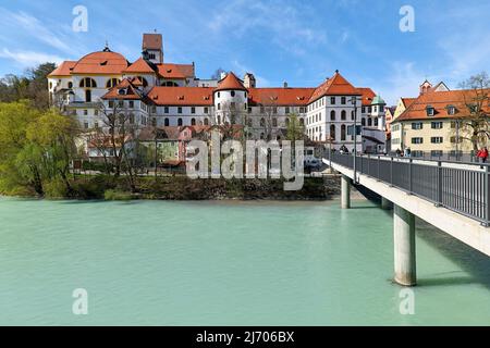 Germania Baviera strada Romantica. Fussen. St. Mang Abbey e museo sul fiume Lech Foto Stock