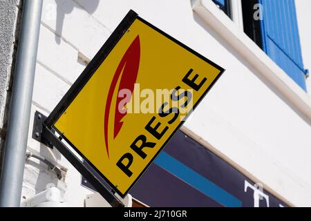 Bordeaux , Aquitaine Francia - 04 24 2022 : stampa marchio e logo del negozio francese sul negozio stampa facciata Foto Stock