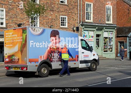 Furgone di consegna Tesco a Market Weighton, East Yorkshire, Inghilterra Regno Unito Foto Stock