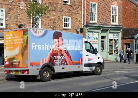 Furgone di consegna Tesco a Market Weighton, East Yorkshire, Inghilterra Regno Unito Foto Stock