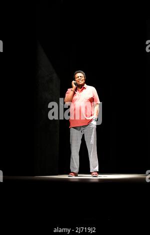 Roberto Blanco bei der Fotoprobe zu dem Theaterstück MONSIEUR CLAUDE Teil 2 im Schlosspark Theatre, Berlino. Berlino 04.05.2022 Foto Stock