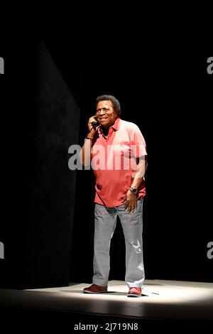 Roberto Blanco bei der Fotoprobe zu dem Theaterstück MONSIEUR CLAUDE Teil 2 im Schlosspark Theatre, Berlino. Berlino 04.05.2022 Foto Stock