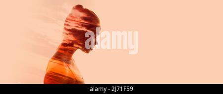 Immagine concettuale. Silhouette di giovane donna trasparente e paesaggio tramonto isolato su sfondo pesca chiaro. Volantino Foto Stock