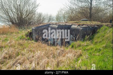 Bunker di cemento in una linea difensiva lunga più di 500 km con 1063 bunker di cemento lungo la costa di Scanian costruito nel WW2 nel 1939-1940. Ora Foto Stock