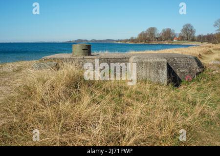 Bunker di cemento in una linea difensiva lunga più di 500 km con 1063 bunker di cemento lungo la costa di Scanian costruito nel WW2 nel 1939-1940. Ora Foto Stock