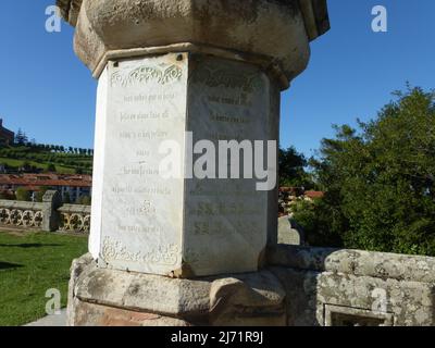 Comillas, comune cantabrico famoso per il suo palazzo e il capriccio di Gaudí. Spagna. Foto Stock