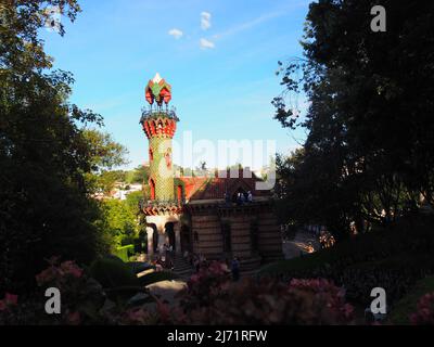 Comillas, comune cantabrico famoso per il suo palazzo e il capriccio di Gaudí. Spagna. Foto Stock