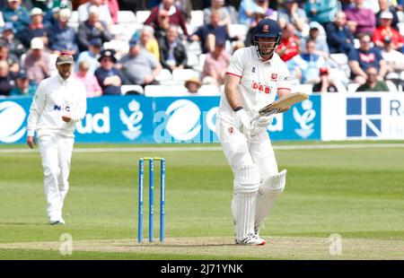 CHELMSFORD INGHILTERRA - MAGGIO 05 :Essex's Paul Walter durante il Campionato della Contea - Divisione uno (giorno 1 del 4) tra Essex CCC contro YorksireCCC al Cloud County Ground, Chelmsford il 05th Maggio 2022 Foto Stock