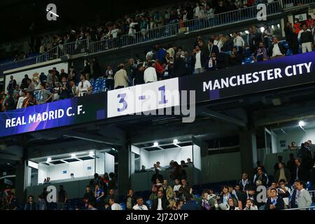 Vista generale del quadro di valutazione, 4 MAGGIO 2022 - Calcio / Calcio : Tabellone elettronico che mostra il risultato della partita dopo UEFA Champions League Semifinali 2nd gambe partita tra Real Madrid CF 3-1 Manchester City FC all'Estadio Santiago Bernabeu di Madrid, Spagna. (Foto di Mutsu Kawamori/AFLO) Foto Stock