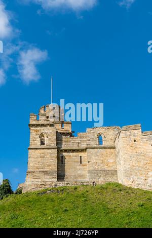 Torre di osservazione del Castello di Lincoln parte del castello Norman parete a piedi 2022 Foto Stock