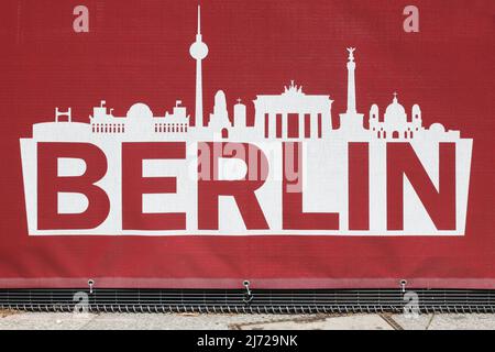 Berlino, Germania - 13 luglio 2020: Cartello della città di Berlino su un muro Foto Stock