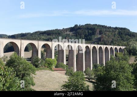 Viadotto di Mussy sous Dun in Borgogna, Francia Foto Stock