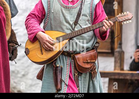 Primo piano dei costumi medievali cosplay larp Foto Stock