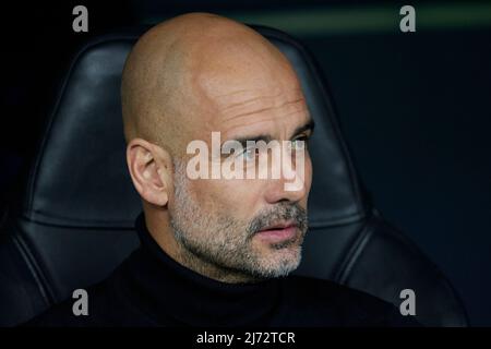 L'allenatore di Manchester City Pep Guardiola durante la partita della UEFA Champions League tra il Real Madrid e il Mancheaster City disputata al Santiago Bernabeu Stadium il 4 maggio 2021 a Madrid in Spagna. (Foto di Ruben Albarran / PRESSINPHOTO) Foto Stock