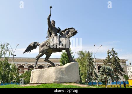 Equestre di Petro Konashevych-Sahaidachny in Piazza Kontraktova. Fondata nel 2001. Foto Stock