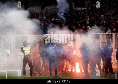 MARSIGLIA - polizia durante la semifinale della UEFA Conference League tra l'Olympique Marseille e Feyenoord allo Stade Velodrome il 5 maggio 2022 a Marsiglia, Francia. ANP PIETER STAM DE YOUNG Foto Stock