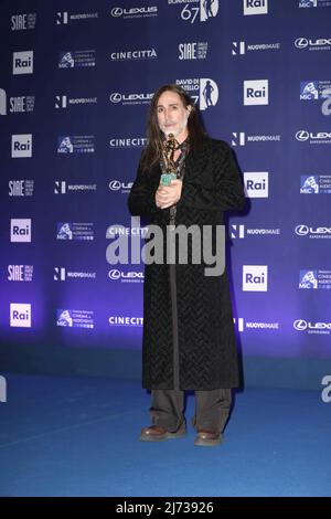 Agli Cinecittà Studios di Roma, cerimonia vincente del 2022 David di Donatello in questa foto Manuel Agnelli (Foto di Paolo Pizzi/Pacific Press) Foto Stock