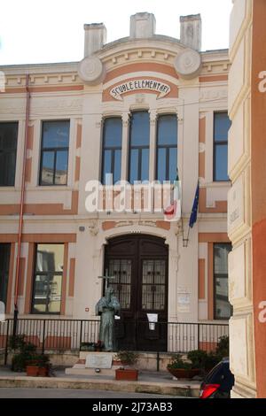 Scuola elementare a Brindisi, Italia Foto Stock