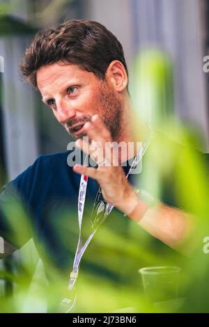 Miami, Florida, USA, 05/05/2022, Romain Grosjean (fra) driver dell'automobile Indy. 05.05.2022. Formula 1 World Championship, Rd 5, Miami Grand Prix, Miami, Florida, USA, giorno di preparazione. Il credito fotografico dovrebbe essere: XPB/Press Association Images. Foto Stock