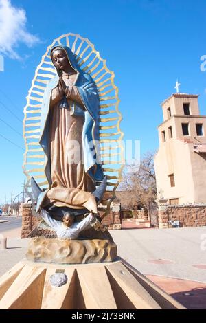 Il Santuario di nostra Signora di Guadalupe nel distretto di Guadalupe di Santa Fe, New Mexico. Foto Stock