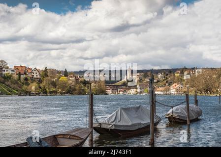 Fiume Reno e città vecchia di Sciaffusa con la Fortezza Munot, Cantone di Sciaffusa, Svizzera Foto Stock