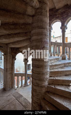 Italien Venedig Palazzo Contarini del Bovolo -118 Wendeltreppen-Turm 28 m Hoch Baubeginnn 1499 Giorgio Spavento zugeschrieben Innenansicht Foto Stock