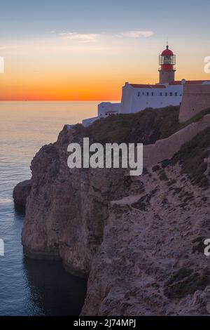 Faro Cabo de Sao Vincente al tramonto, Portogallo, Algarve Foto Stock