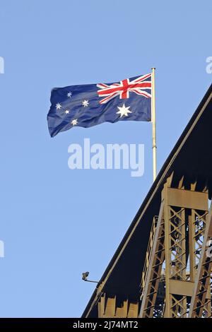 Bandiera australiana sul Ponte del Porto a Sydney, Australia, Sydney Foto Stock