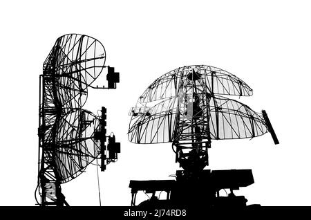 Profilo di difesa aerea radar di militari mobili anti sistemi aerei, moderna industria militare su sfondo bianco, Russia Foto Stock