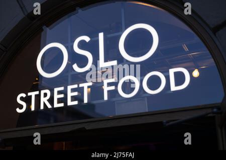 Oslo, Norvegia. 01 maggio 2022: Oslo Street Food, ex Torggata Bad, è in fase di trasformazione nella sala alimentare più eccitante di Oslo. Foto Stock