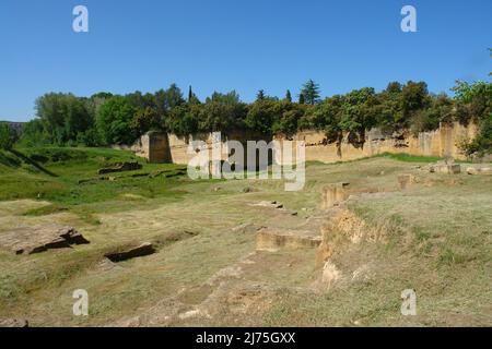 Cava di estrazione in pietra romana per la costruzione del ponte dell'acquedotto del Gard Foto Stock