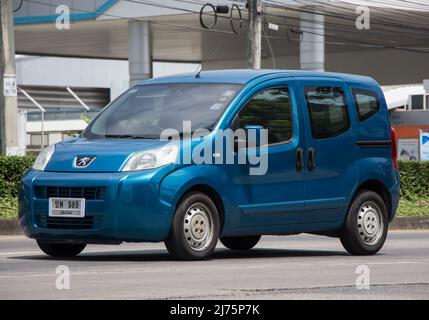 Chiangmai, Thailandia - Aprile 21 2022: Metro Mini Van Peugeot Bipper. Sulla strada n.121 nella città di chiangmai. Foto Stock