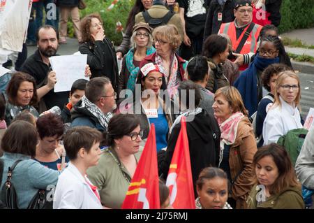 PARIGI, FRANCIA - 10 OTTOBRE 2017 : manifestazione dei funzionari contro il diritto del lavoro francese sostenuta dal presidente Emmanule Macron. Foto Stock