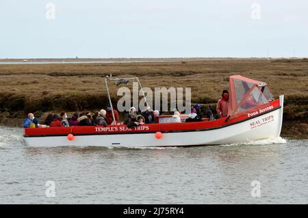 Morston Quay, Norfolk, Regno Unito - 18 Aprile 2021: Affacciato sulle fangose piane, norfolk Foto Stock