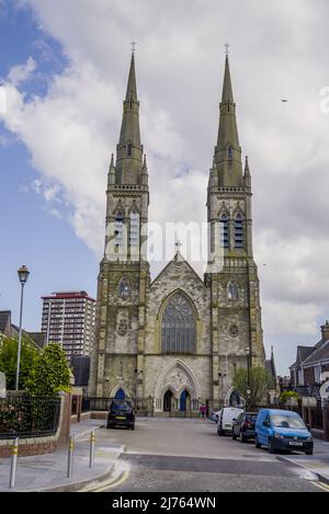 Chiesa di St Peters a Belfast - BEFAST, UK - 25 APRILE 2022 Foto Stock