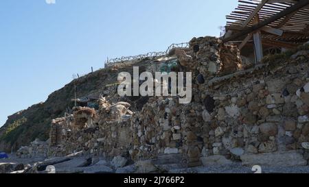 Herzliya, Israele - 15 Aprile 2019: Casa eremita di Herzliya costruita sulla sponda mediterranea Foto Stock