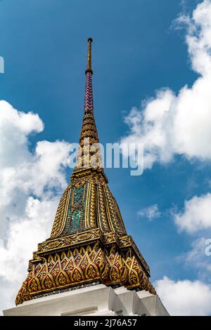 Torre della guglia, Palazzo reale, Grand Palace, Wat Phra Kaeo, Tempio del Buddha di Smeraldo, Bangkok, Thailandia, Asia Foto Stock