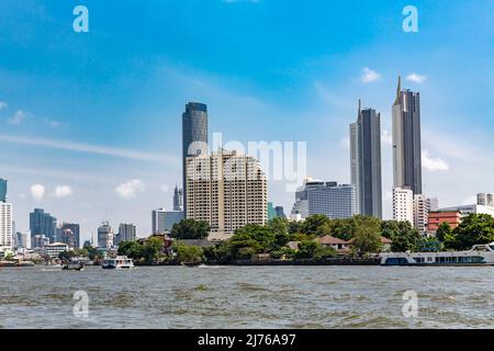 Skylines, Baan Chaophraya Condo, state Tower Hotel, Banyan Tree Residences, sviluppo residenziale, Millennium Hilton Hotel, Magnolias Tower Waterfront Residences, Chao Phraya River, Bangkok, Thailandia, Asia Foto Stock