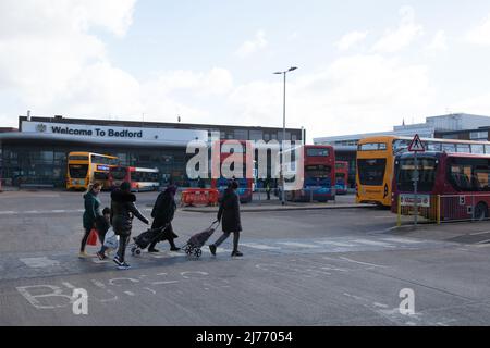 La stazione dei treni e degli autobus di Bedford nel Bedfordshire nel Regno Unito Foto Stock