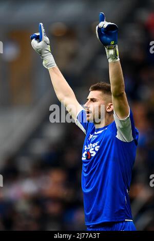 Milano, Italia. 06 maggio 2022. Guglielmo Vicario dell'Empoli FC reagisce durante la Serie A una partita di calcio tra il FC Internazionale e l'Empoli FC. Credit: Nicolò campo/Alamy Live News Foto Stock