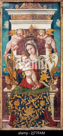 MATERA, ITALIA - 8 MARZO 2022: La pittura rinascimentale della Madonna nella chiesa Chiesa di San Pietro Caveoso di ignoto artista Matera (1540). Foto Stock