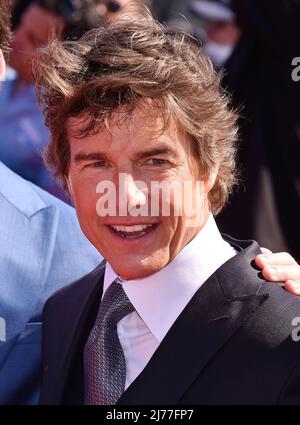 SAN DIEGO, CA - MAGGIO 04: Tom Cruise partecipa al 'Top Gun: Maverick' World Premiere a bordo del USS Midway Museum il 04 maggio 2022 a San Diego, California Foto Stock